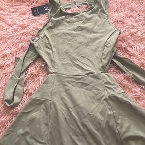 Halara Backless Buckle Tie Back 2-in-1 Pocket
Dance Green Active Dress